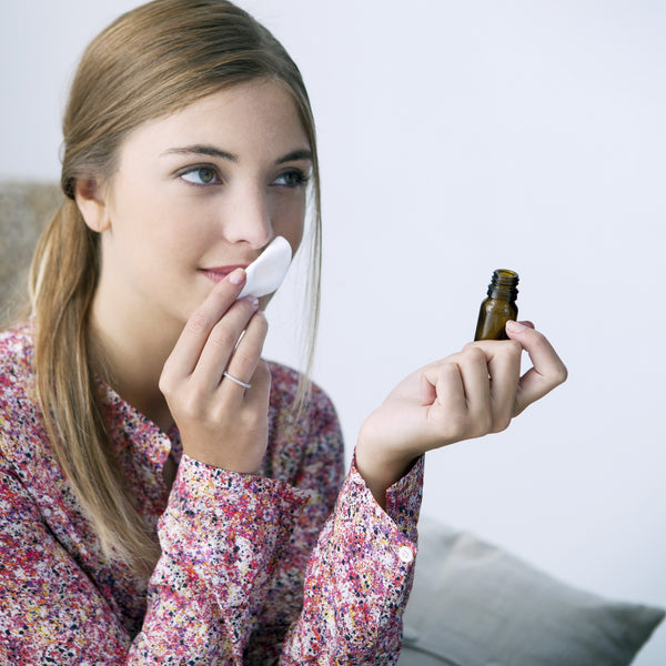 AKARZ natural Freesia essential oil aromatic for aromatherapy